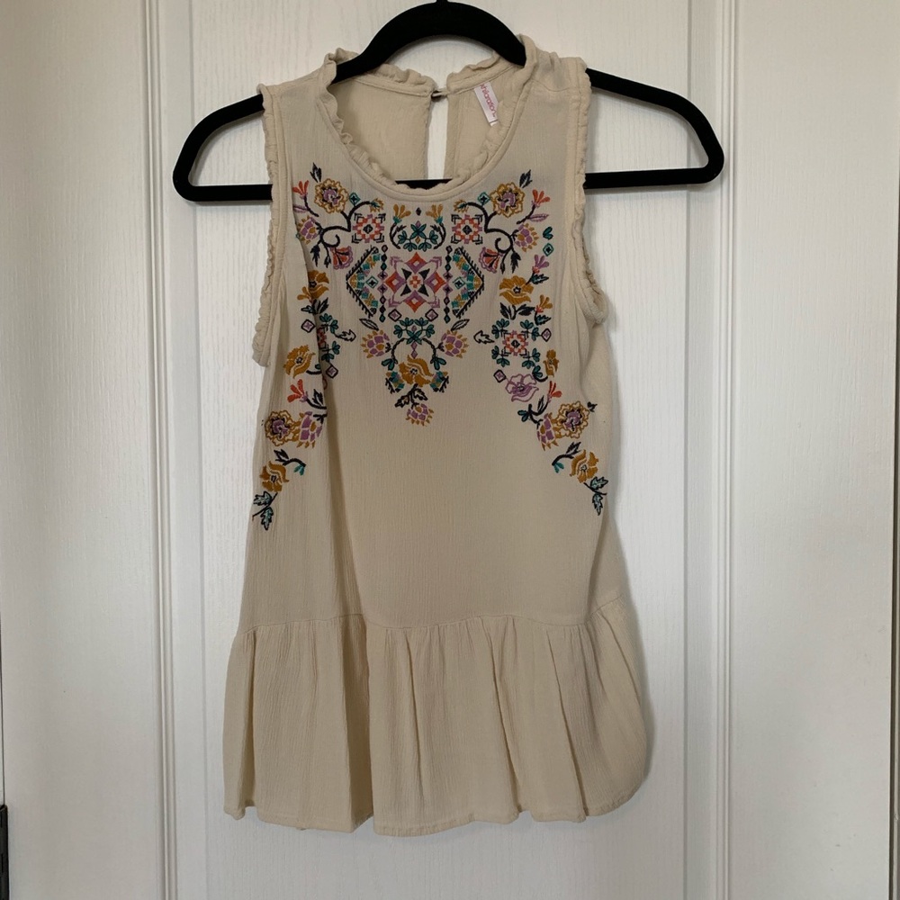 Embroidered swing tank